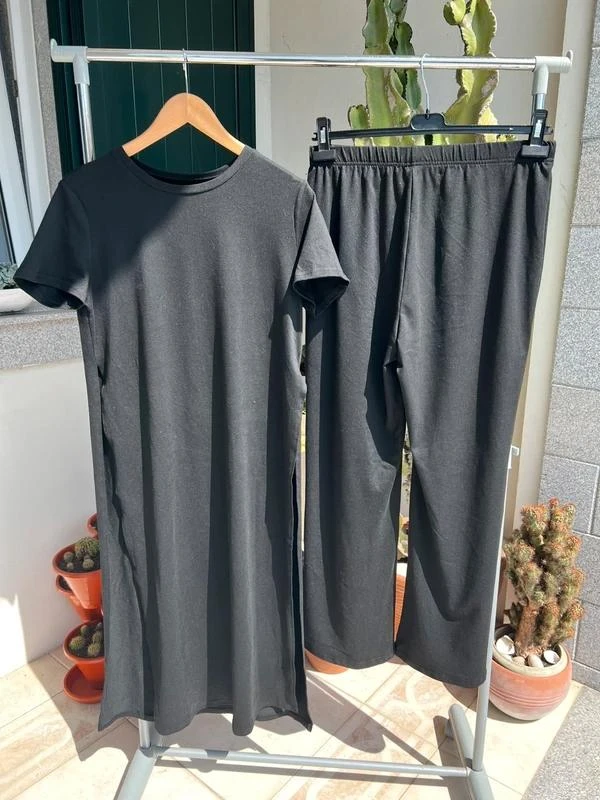 Conjunto Composto por Túnica Comprida e Calças Pretas – photo 2